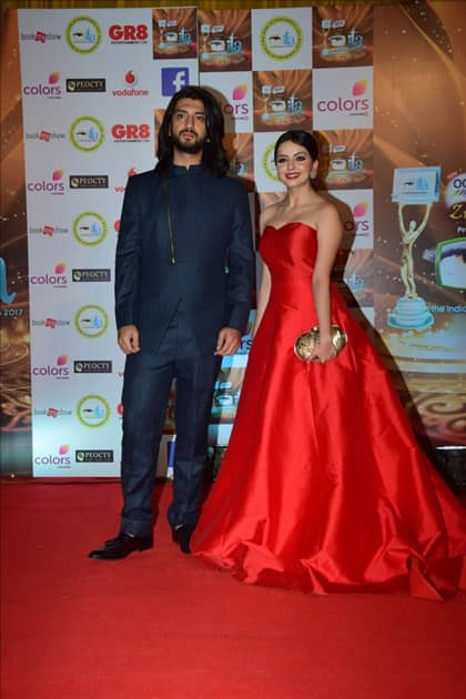 Actors Kunal Jaisingh and Shrenu Parikh at the red carpet of ITA Awards in Mumbai.