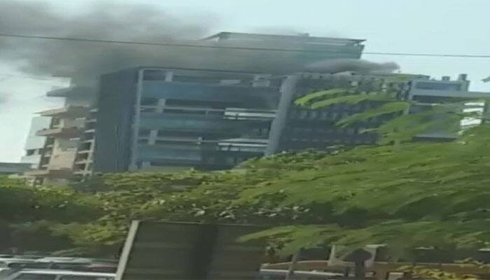 Fire breaks out at Arunachal Bhawan near Navi Mumbai&#039;s Vashi Railway Station