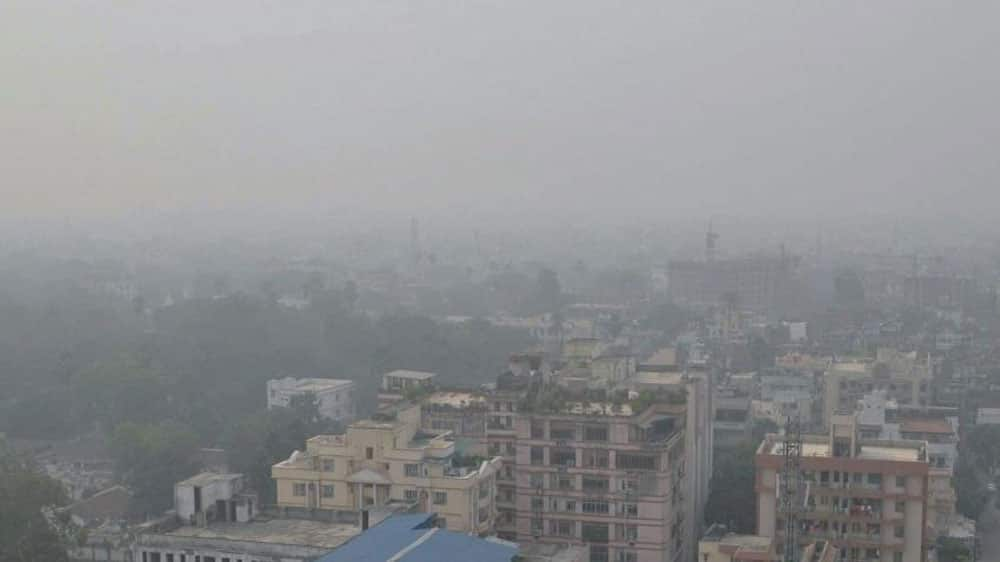 Due to smog the visibility remained low.