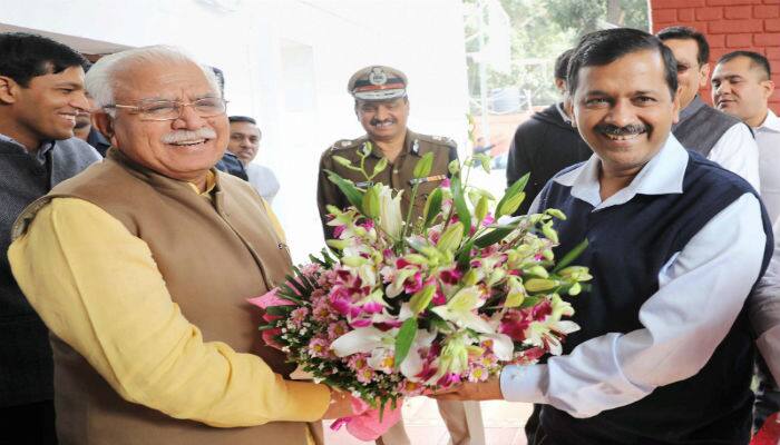 Delhi pollution: Manohar Lal Khattar, Arvind Kejriwal pledge to fight smog in 2018