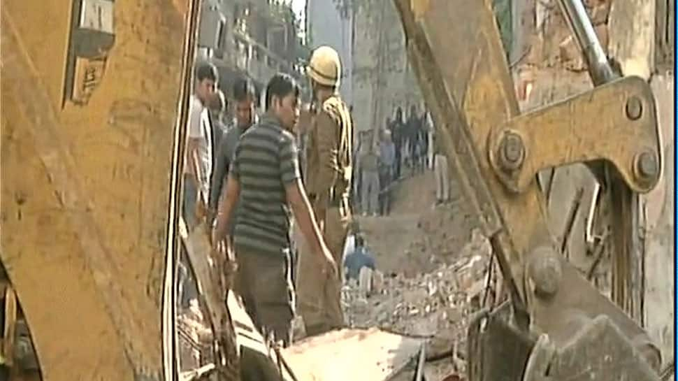 Building collapses in Delhi&#039;s Taimur Nagar, two feared trapped