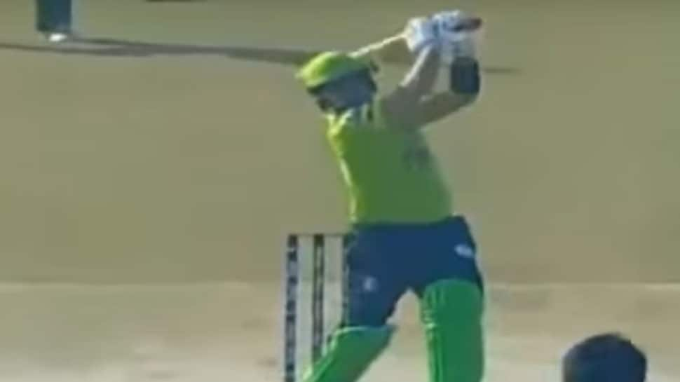 Records tumble in Rawalpindi as Kamran Akmal hits 71-ball 150 in T20 Cup — Video