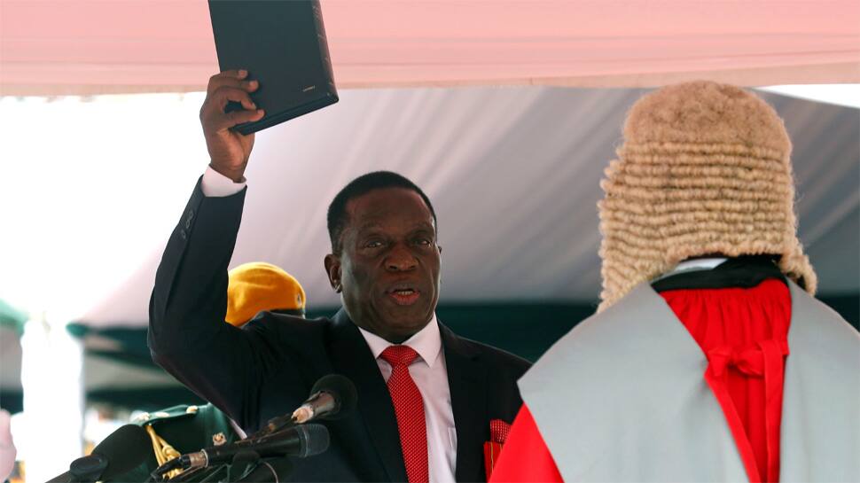 Emmerson Mnangagwa sworn in as Zimbabwe president