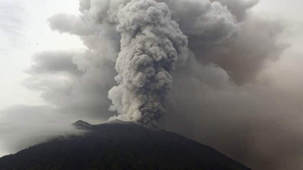 Airlines cut down on flights to Bali to guard against volcanic ash