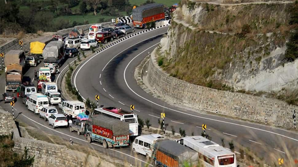 J&amp;K: 4 jawans dead, 1 injured in road accident on Srinagar-Jammu highway