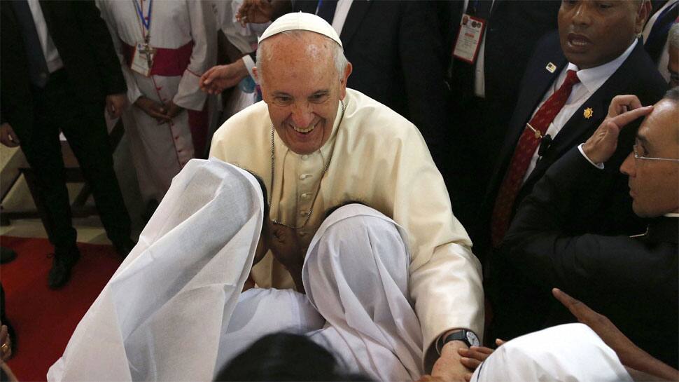 Pope Francis ends Asia tour dominated by refugee crisis