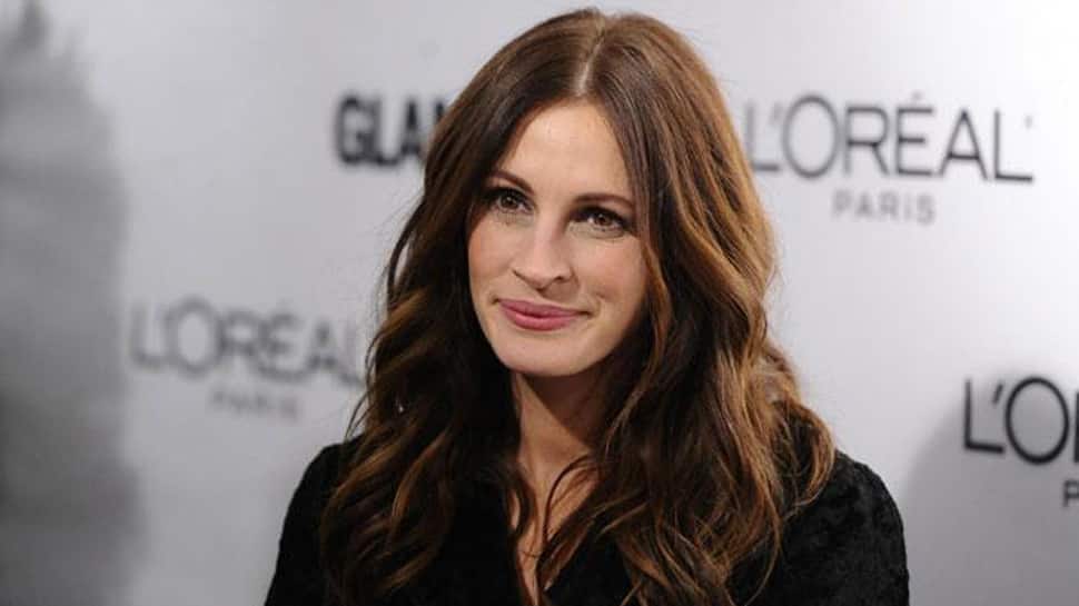 Julia Roberts avoids meeting fans in person