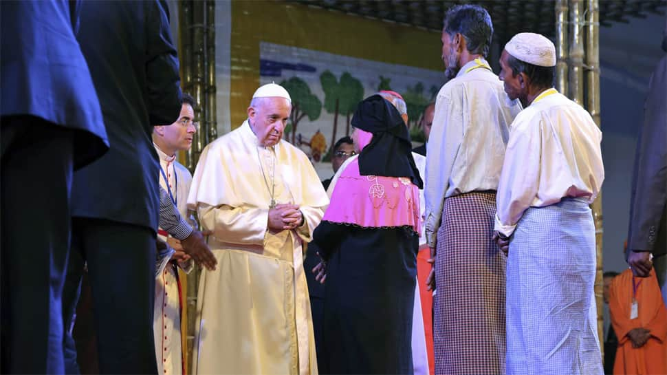 Pope Francis says he &#039;wept&#039; while meeting Rohingya refugees