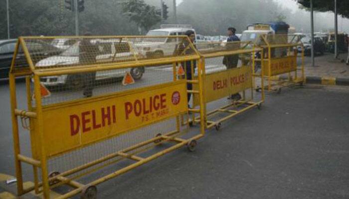 Youth sets self on fire at railway station in Delhi, dies on spot Youth sets self on fire at railway station in Delhi, dies on spot
