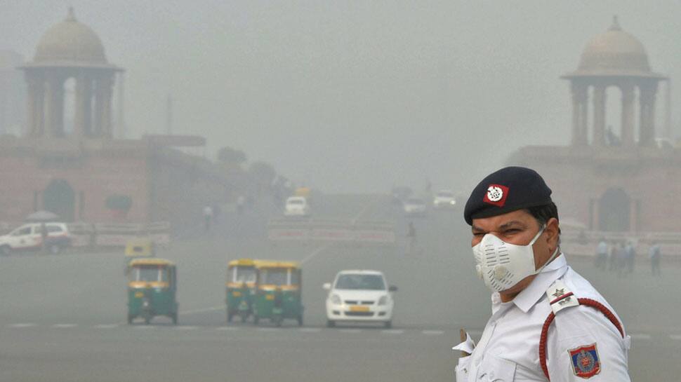 Delhi-NCR chokes again, air quality back to &#039;hazardous&#039; category