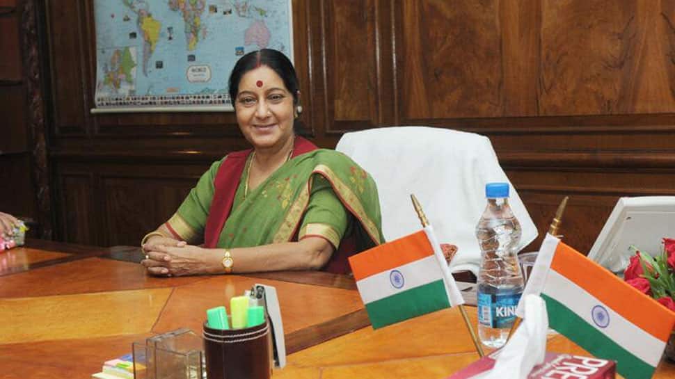 Sushma Swaraj speaks to Kulbhushan Jadhav&#039;s mother