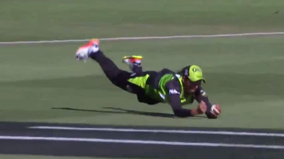 WATCH: Outstanding Harmanpreet Kaur catch seals Sydney Thunder&#039;s first WBBL03 win