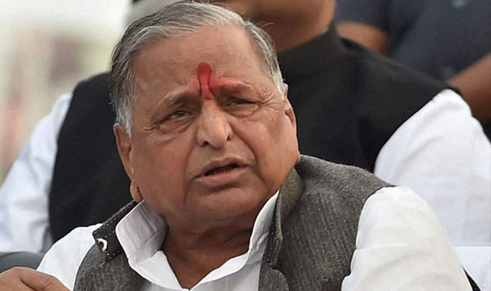 Neech remark: Mulayam calls for Mani Shankar Aiyar&#039;s expulsion from Congress