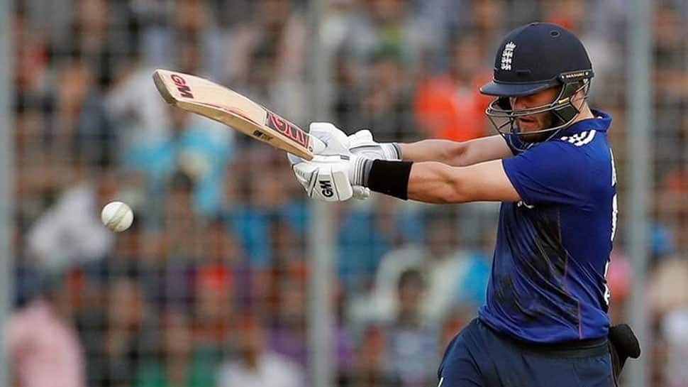 Ashes: England&#039;s Ben Duckett suspended from playing after bar incident