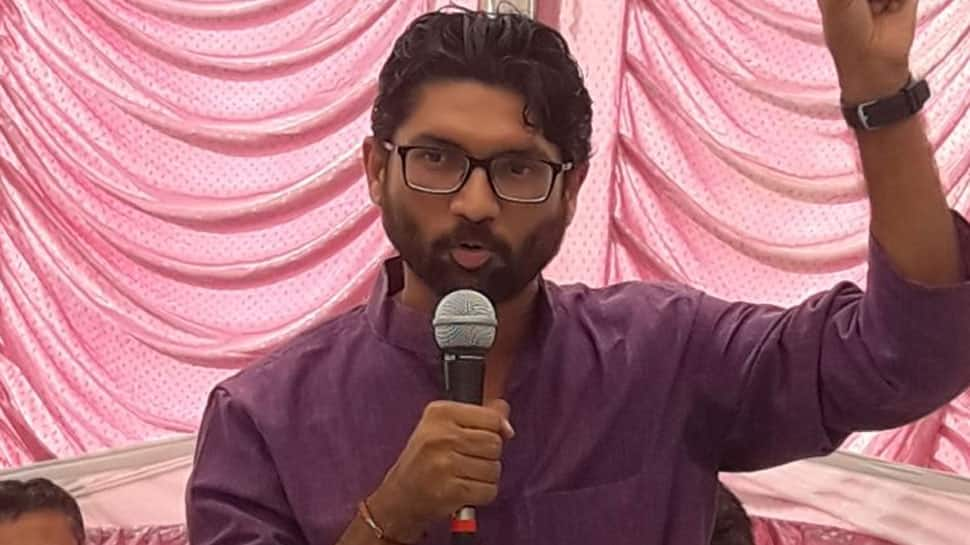 Jignesh Mevani trolled with &#039;Modi, Modi&#039; chants at an election meeting in Gujarat - Watch