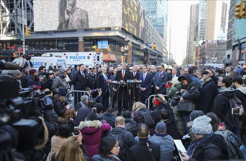 New York City Mayor Bill de Blasio addresses a press conference held near the scene of an explosion in New York City, the United States. New York City Mayor Bill de Blasio addresses a press conference held near the scene of an explosion in New York City, the United States.