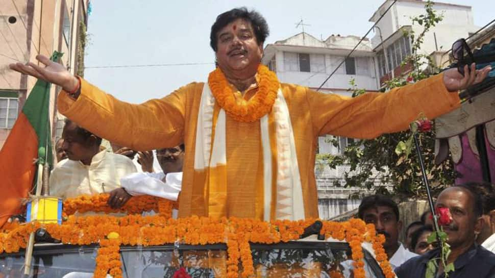 &#039;One-man show, two-men army&#039;: Shatrughan Sinha&#039;s jibe at PM Modi, Amit Shah