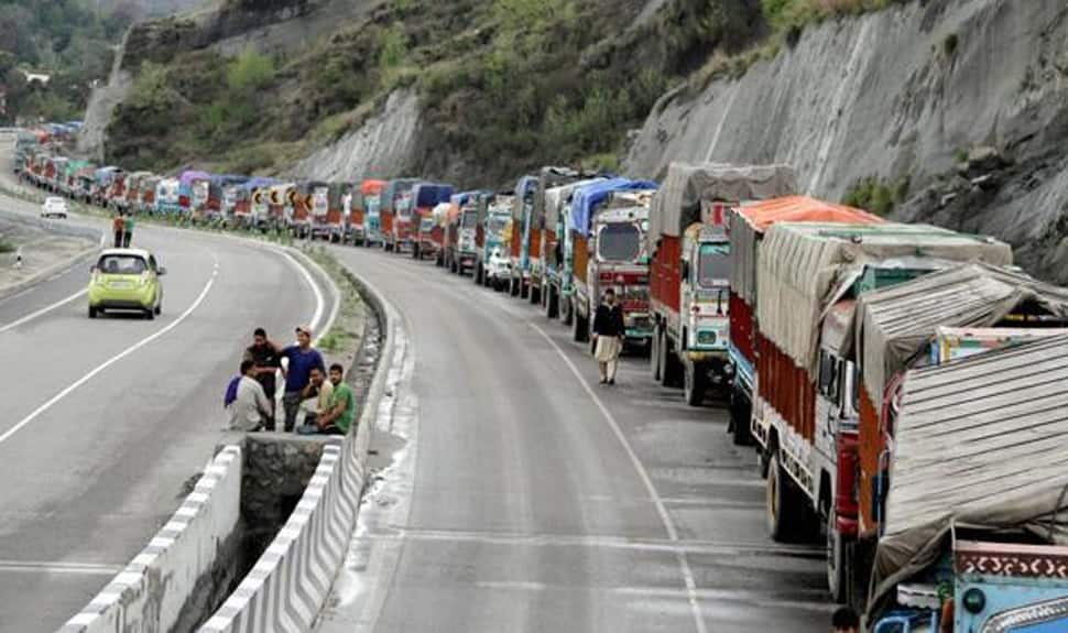 One-way traffic restored on Jammu-Srinagar highway after 3 days