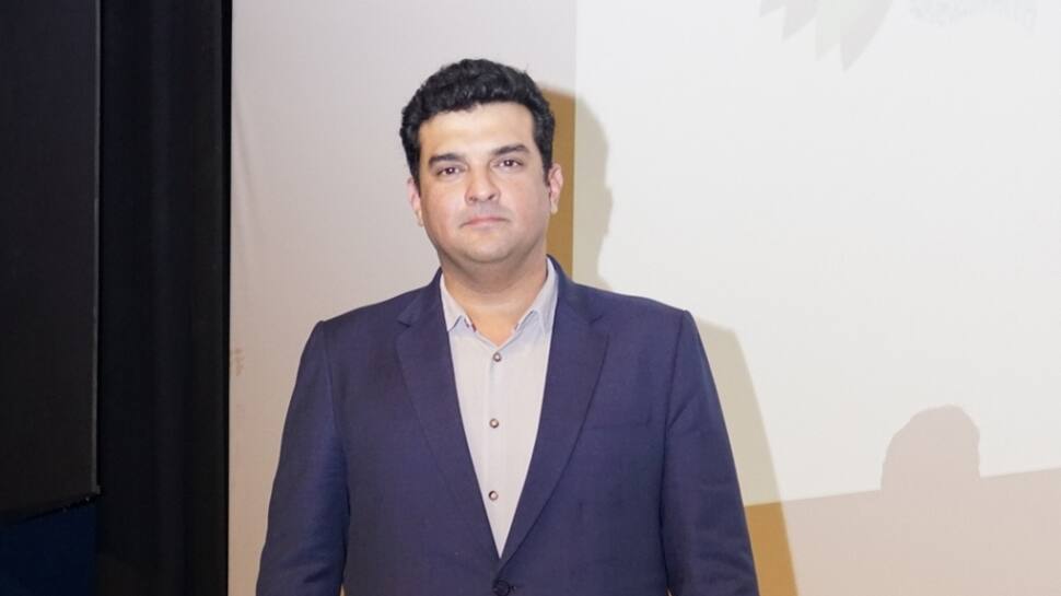 Siddharth Roy Kapur signs Vinil Mathew&#039;s next