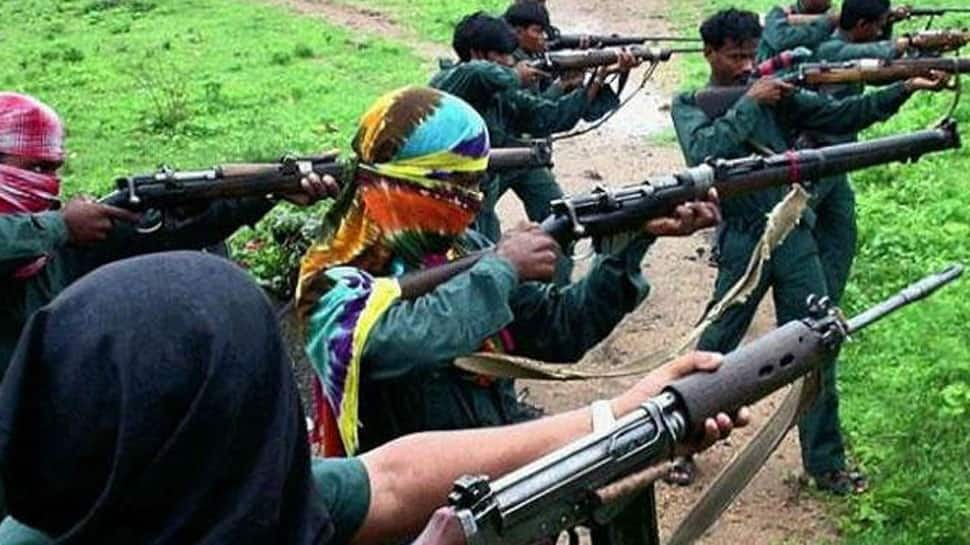 Woman among five Naxals surrender in Chhattisgarh&#039;s Kondagaon