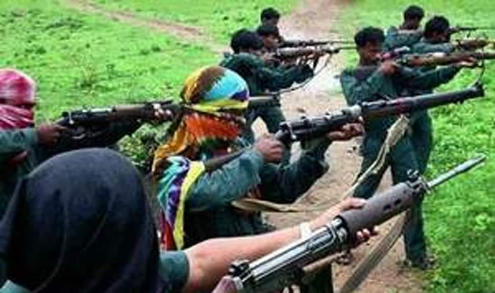 Five naxals including woman surrender in Chhattisgarh&#039;s Kondagaon