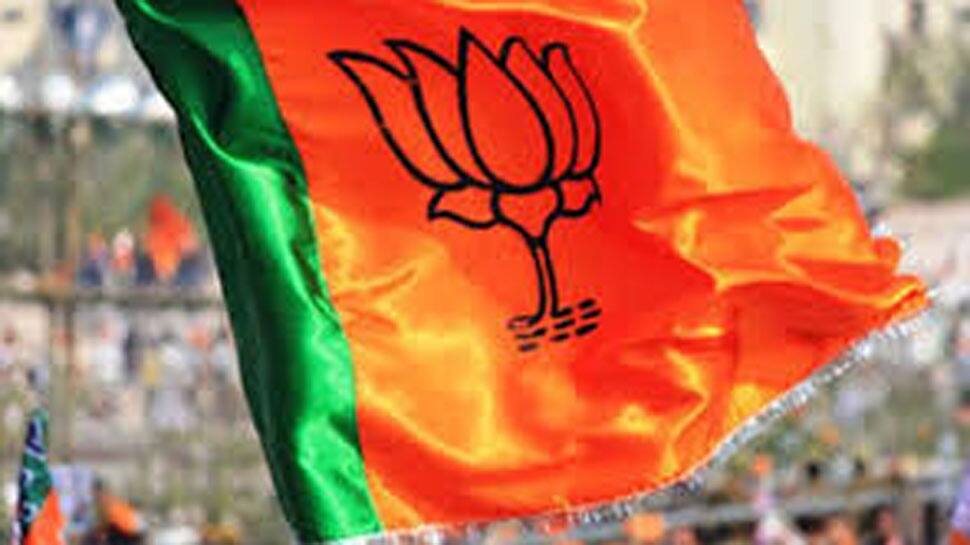 BJP leading in 95 seats, Congress in 68 in Gujarat polls