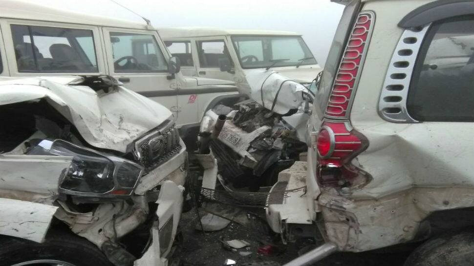 Shocking: 10 cars smash against each other on foggy Lucknow-Agra expressway