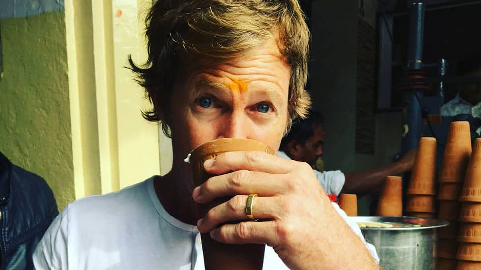 Yuvraj Singh, Jonty Rhodes discuss &#039;lassi&#039; on Twitter