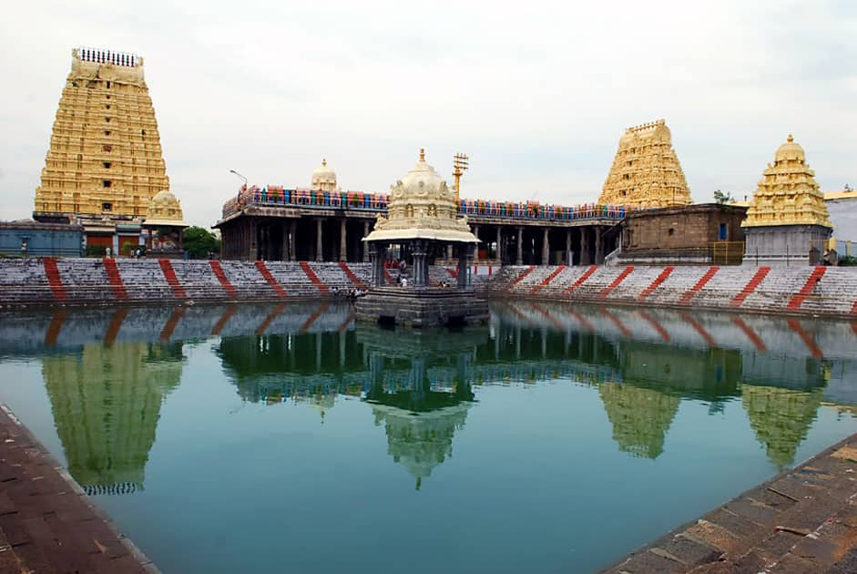 Ekambareswarar Temple in Kanchipuram, Tamil Nadu has the Prithivi Lingam. It represents Earth.