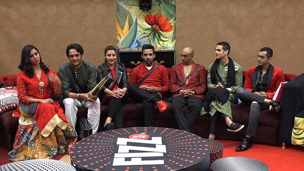 Bigg Boss 11 Weekend ka Vaar written updates: Arshi Khan evicted, Vikas Gupta enters semi-finale week