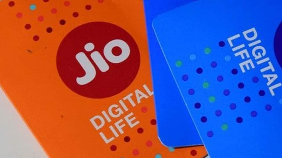 Jio to give &#039;surprise cashback&#039; on recharges before Jan 15