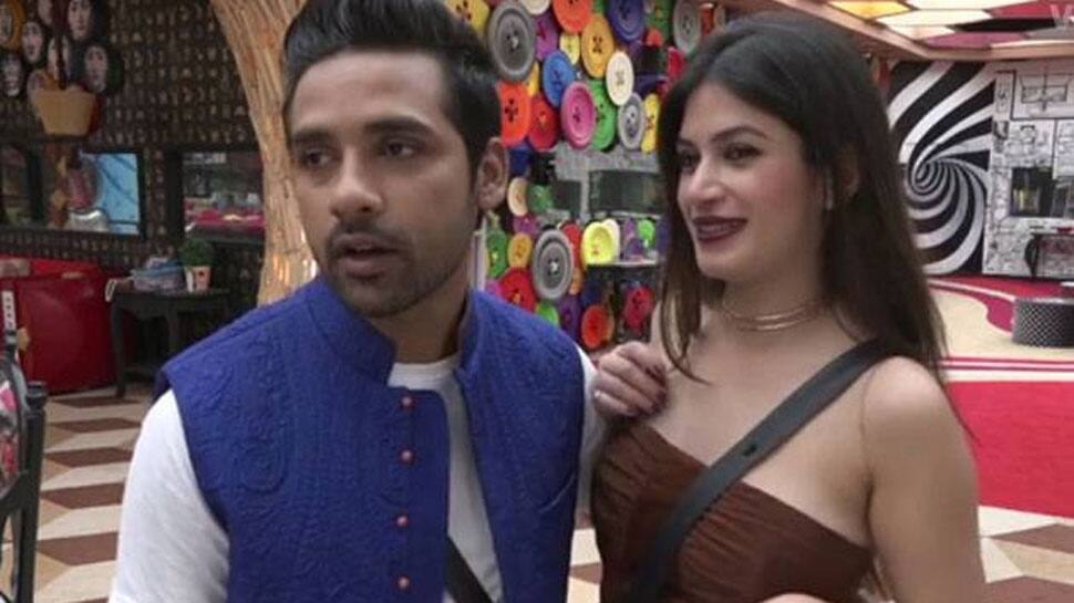 Bigg Boss 11: Bandgi Kalra gives a special gift to loverboy Puneesh Sharma on birthday—See pic 