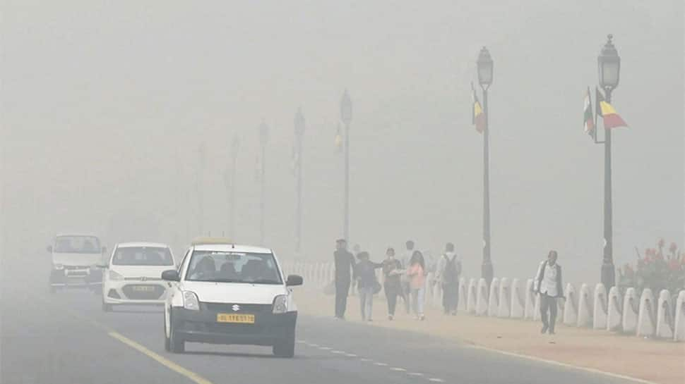 Heavy fog halts all flight operations at Delhi airport, pollution breaches hazardous mark