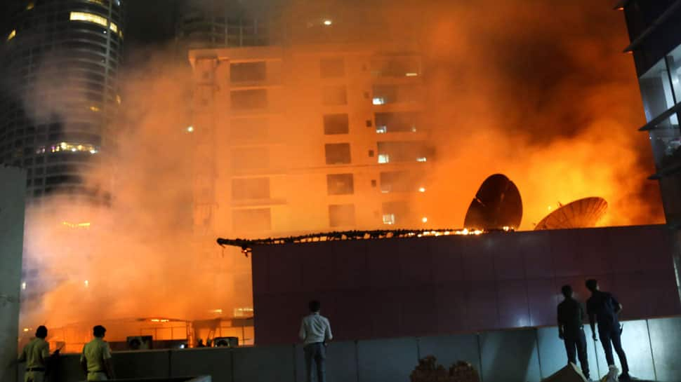 Mumbai&#039;s Kamala Mills tragedy: More names to be added in FIR; 1 lakh reward for info on pub owners