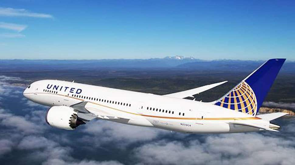 Passenger&#039;s poop forces United Airlines flight to make unscheduled landing