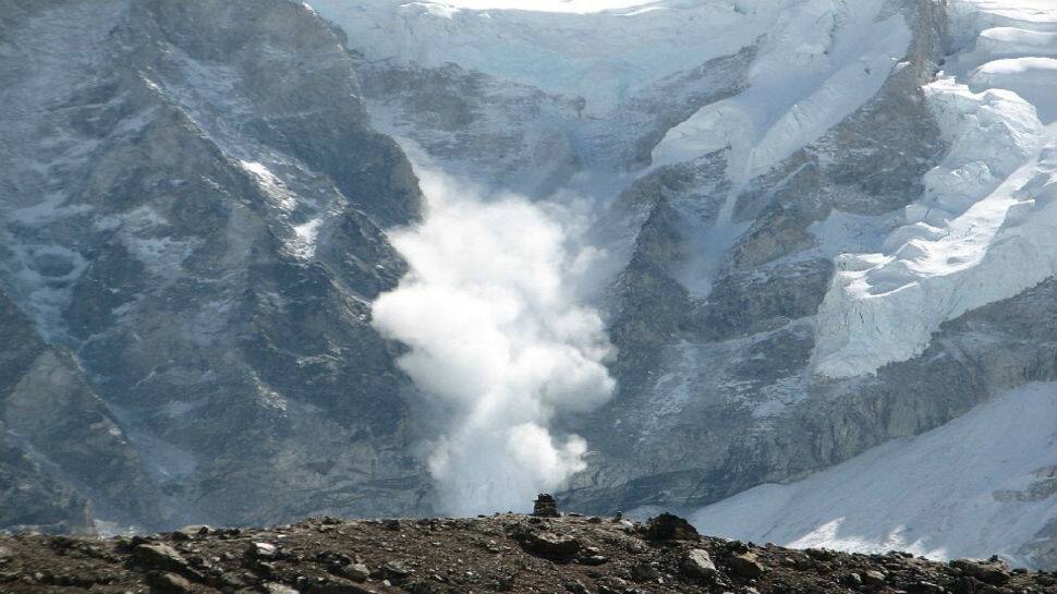 J&amp;K: Death toll mounts to 8 in avalanche in Kupwara