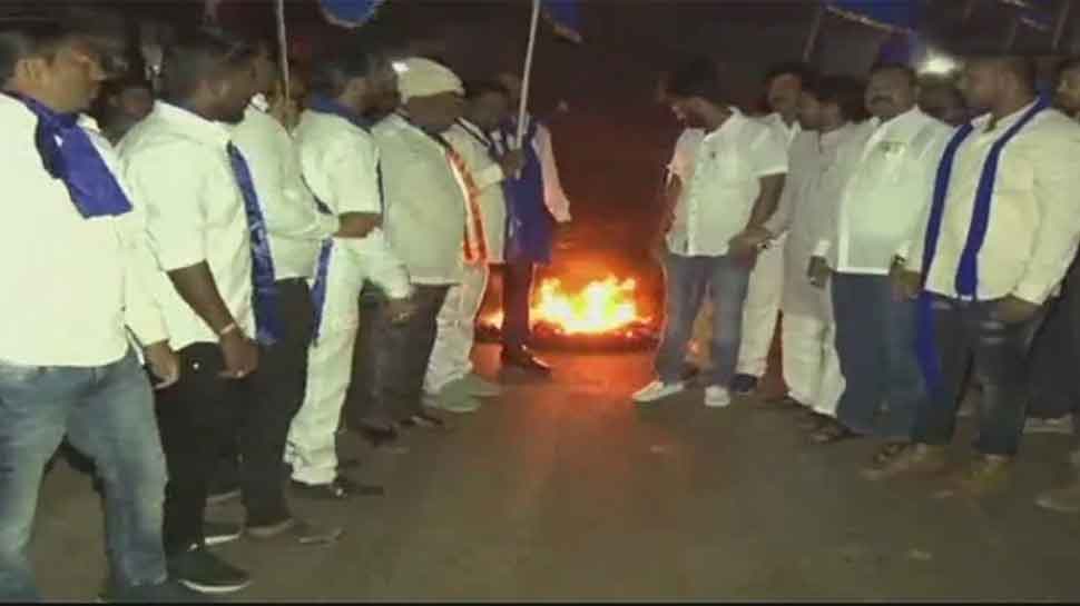 Bhima Koregaon violence: Bandh called in Hubli; protesters vandalise vehicles, police barricades