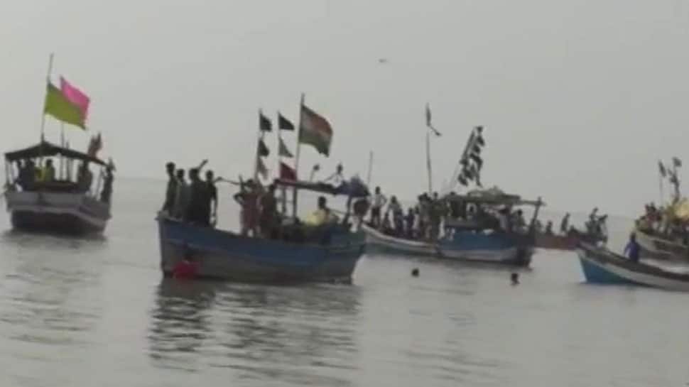 Boat capsizes in Maharashtra&#039;s Dahanu; 3 dead, 32 rescued, search on 