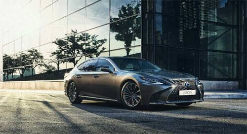 Lexus flagship LS 500h hybrid makes India debut at Rs 1.77 crore