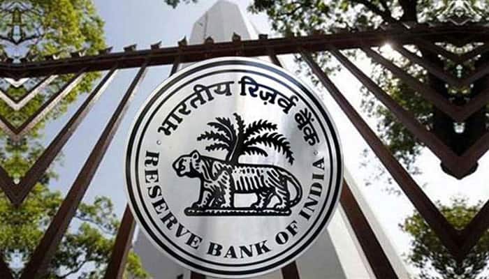 Bonds slump after RBI deputy warns of banks&#039; high interest rate risks