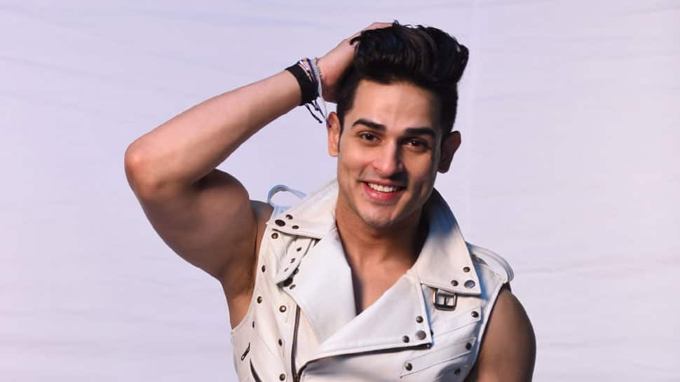 Bigg Boss 11 contestant Priyank Sharma parties with Karan Johar at Shah Rukh Khan’s Mannat– See pics