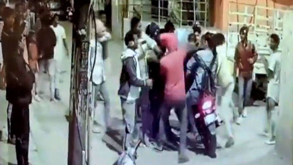 Watch: Couple beaten up on Bengaluru street on New Year&#039;s eve