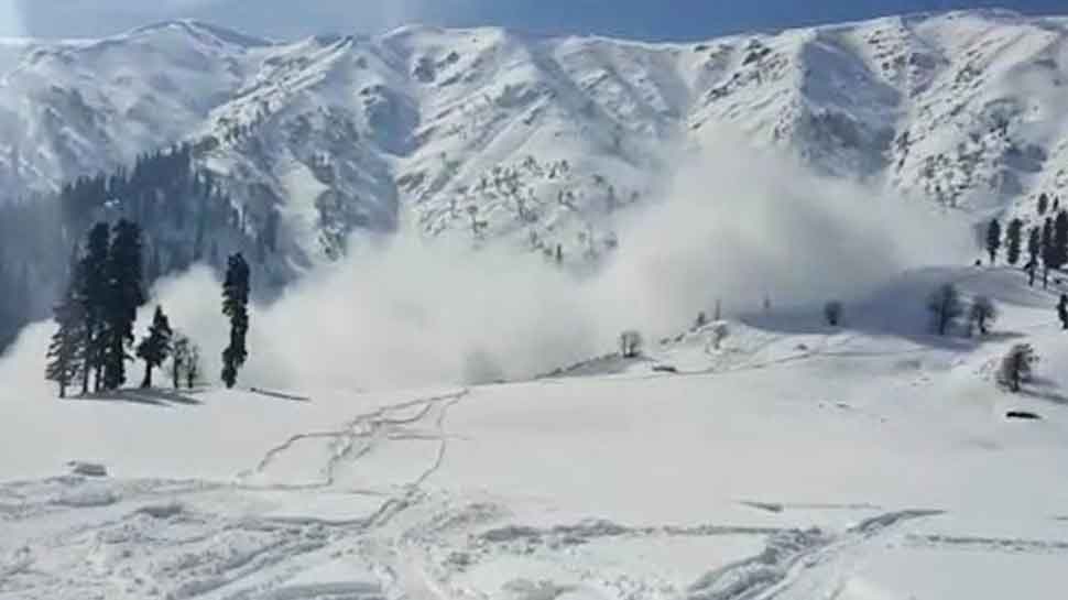 Swedish skier killed in avalanche at Gulmarg, another rescued 