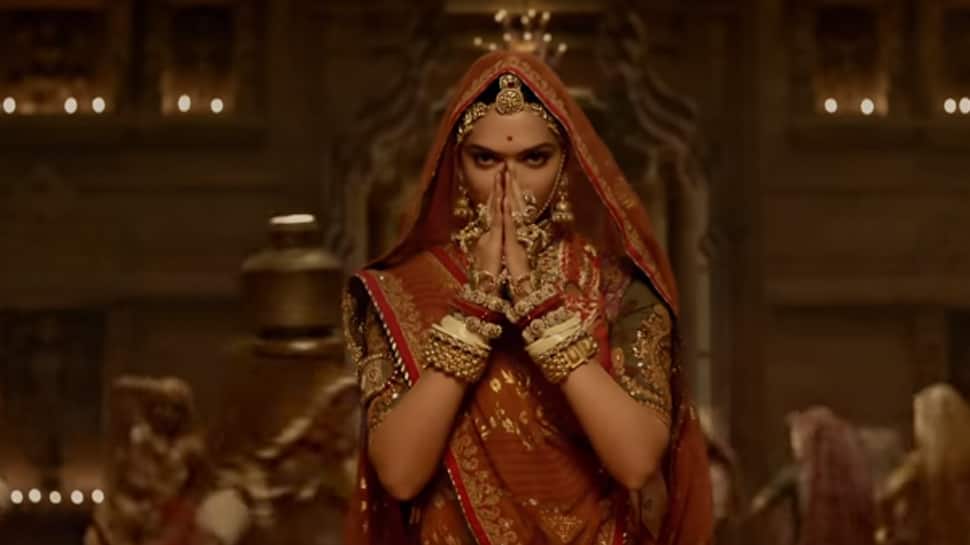 Padmaavat: The new Ghoomar song is without Deepika Padukone&#039;s midriff—Watch Video