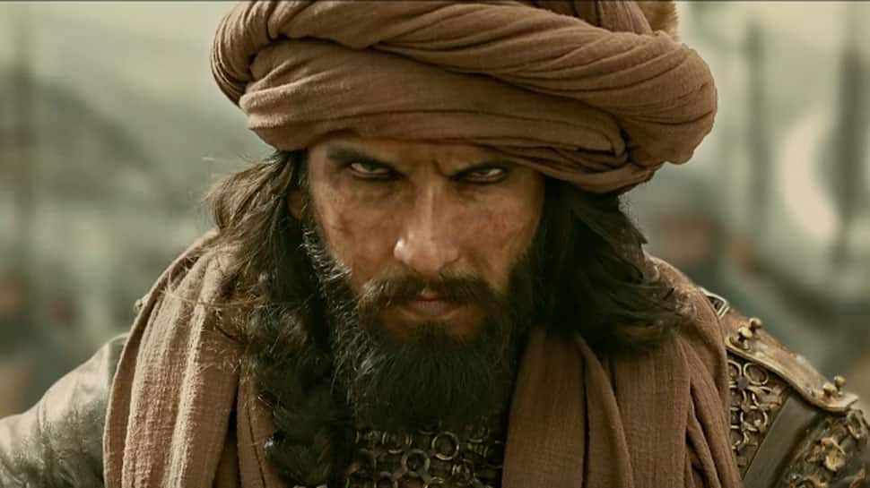 Ranveer Singh plays &#039;monstrous&#039; Khilji in &#039;Padmaavat&#039;, shares pic on Twitter