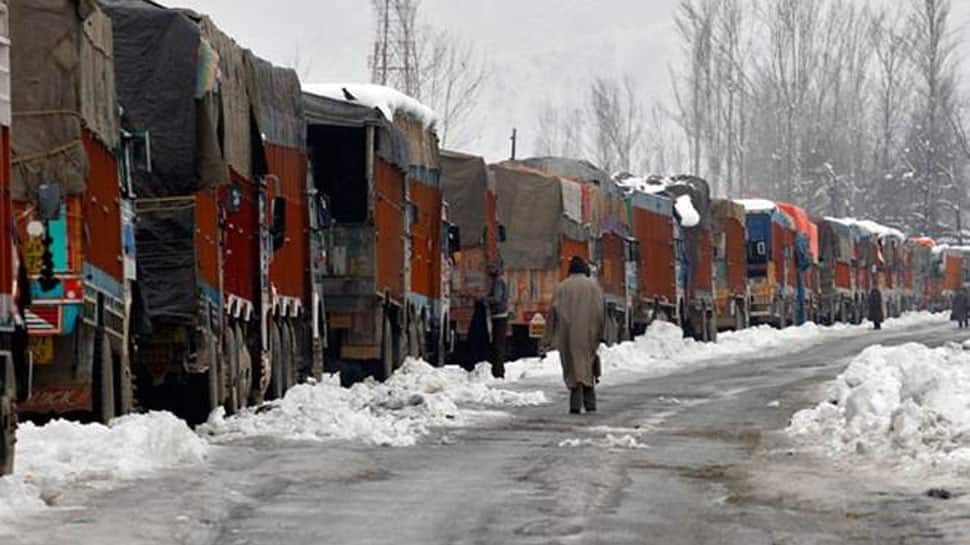 Cold wave intensifies in Kashmir, Kargil at minus 17 degree Celsius Cold wave intensifies in Kashmir, Kargil at minus 17 degree Celsius