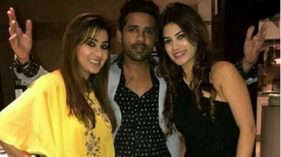 Bigg Boss 11 reunion: Shilpa Shinde parties with Puneesh Sharma, Bandgi Kalra—Pics