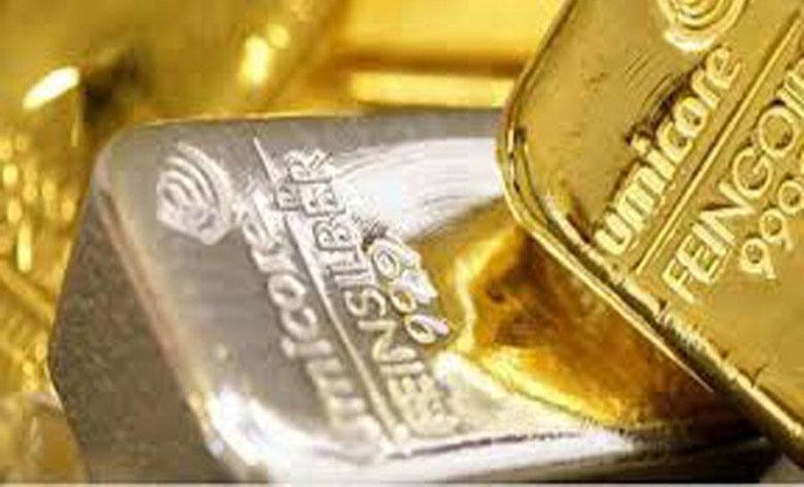 Silver falls by Rs 500 per kg, gold steady on weak demand