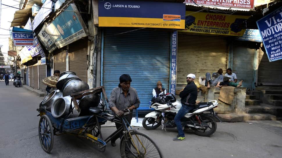 Delhi shops to reopen on Sunday after &#039;successful&#039; two-day bandh against sealing drive
