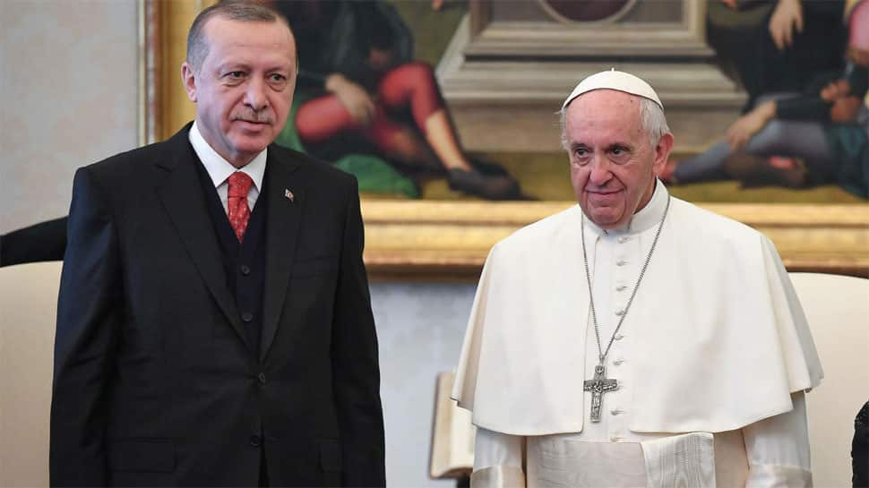 Pope offers peace token in meeting with Turkish President Erdogan